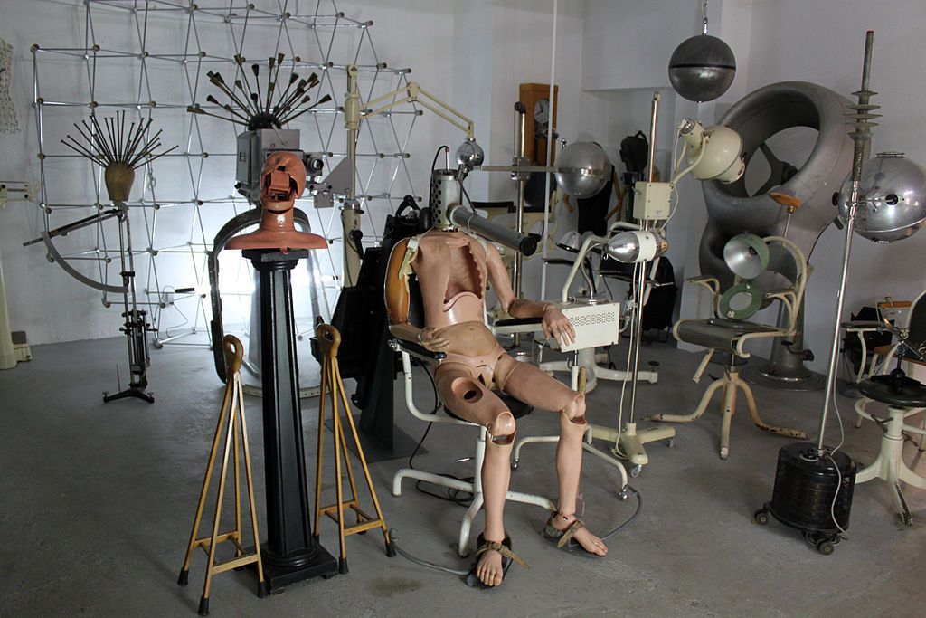 DESIGNPANOPTIKUM - Musée surréaliste d'objets industriels